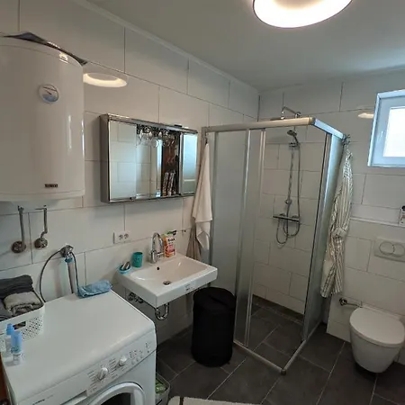 Ika Lux 4* דירה *