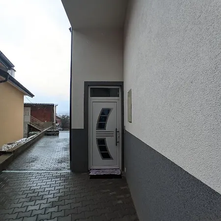 Ika Lux 4* דירה סייניצה