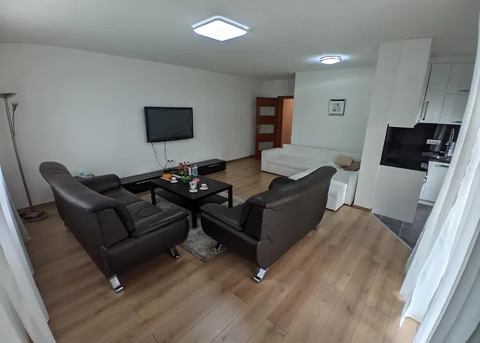 公寓 Ika Lux 4* 谢尼察