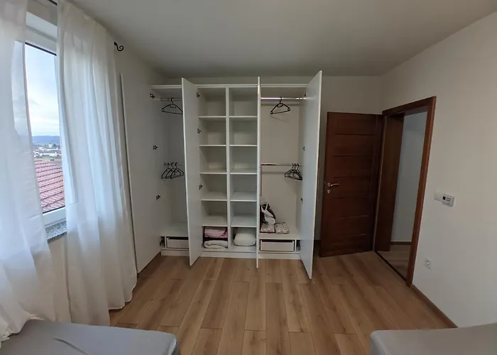 Ika Lux 4* * 谢尼察