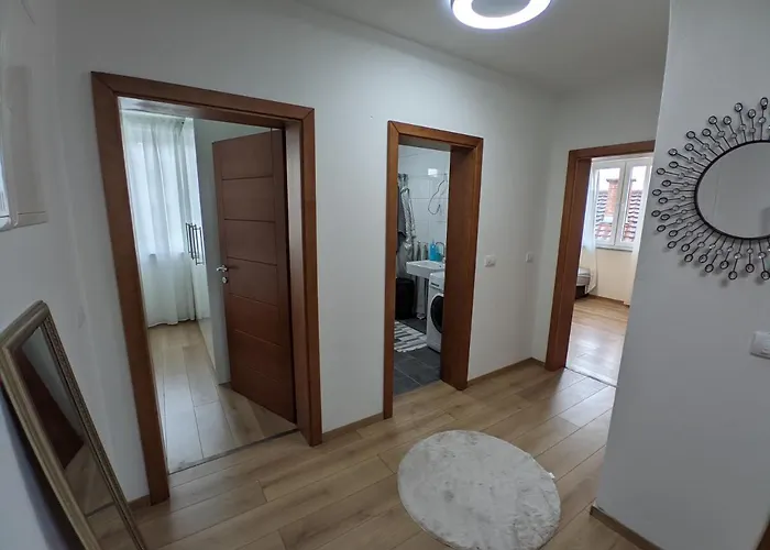 Ika Lux 4* 谢尼察