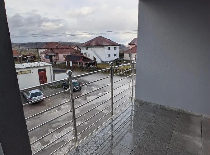 公寓 Ika Lux 4* 谢尼察